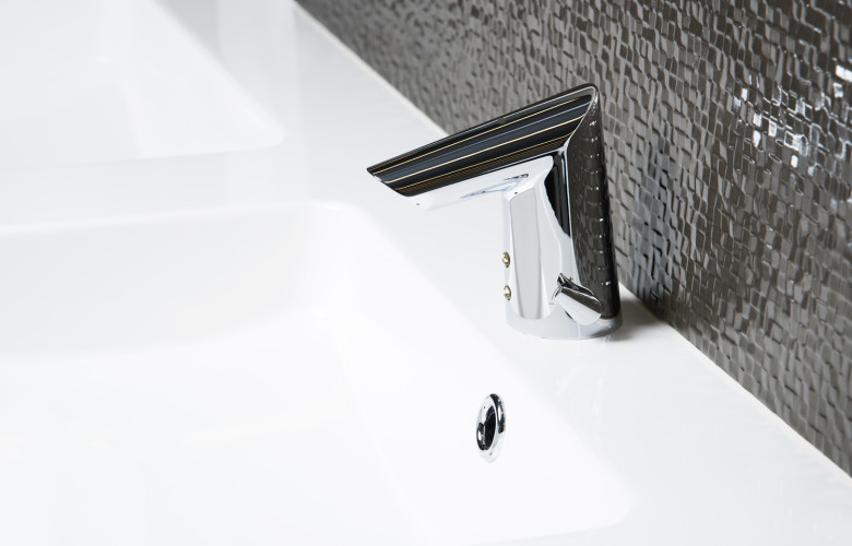 Смеситель для умывальника Oras Optima БЕСКОНТАКТНЫЙ (1714F)