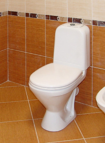 Унитаз-компакт "Самарский" комфорт (арматура 1-режим. Alcaplast / 2-режим OLI, жест. сиденье термопласт, крепление, микролифт)