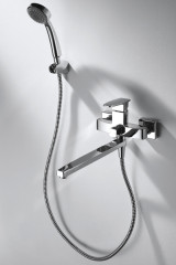 Смеситель для ванны Bravat Riffle с длинным изливом и душевой лейкой, хром (F672106C-LB)