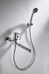 Смеситель для ванны Bravat Stream с длинным изливом и душевой лейкой, хром (F63783C-LB)